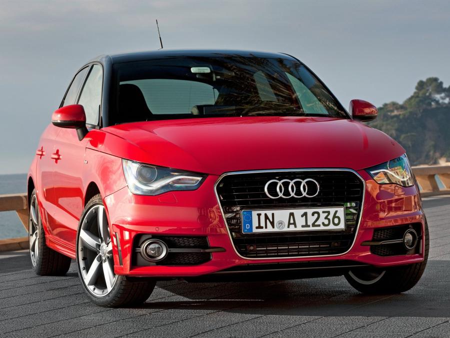  Audi A1 Sportback TDI S-Line (8X) 2012 года  (фото 17 из 19)